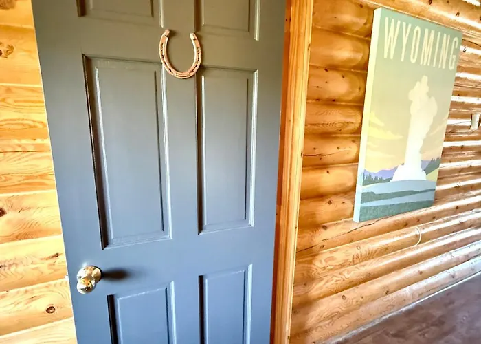 Creek Lodge *